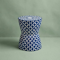 Tabouret en céramique artisanal, motif géométrique bleu, table d'appoint ronde, décoration de maison méditerranéenne
