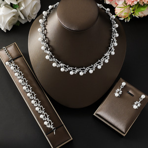 Magnifique Ensemble de Mariée Perles et Diamants Style Euro-Américain – Collier et Boucles d'Oreilles Éclatants pour Occasions Spéciales - Product Image 5