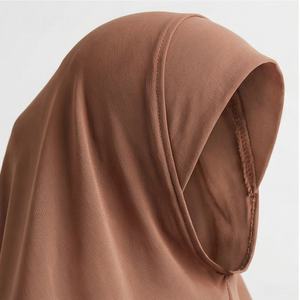 Precio de fábrica al por mayor, tela de jersey de color liso personalizable, hiyab instantáneo musulmán de 75x175 cm para mujer, suave, transpirable y de primera calidad. - Product Image 4