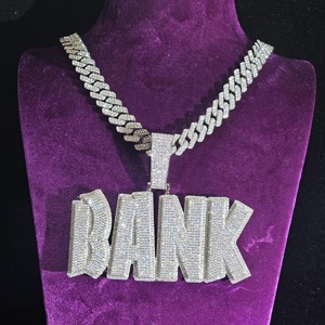 Collar con Nombre Personalizado con Incrustaciones de Diamantes, Cadena Cubana, Colgante con Letra, Joyería Hip Hop en Línea en India - Product Image 1