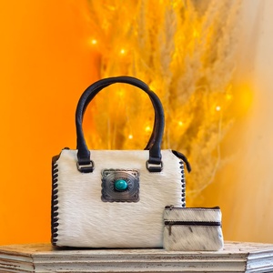 กระเป๋าเดินทางหนังแท้ทำมือ 100% รุ่นมินิสปีดดี้ ประดับหินเทอร์ควอยซ์และขนสัตว์ สำหรับผู้หญิง - Product Image 5