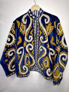 Chaqueta Suzani Azul Bordada a Mano para Mujer, Abrigo Boho Floral Blanco Mostaza, Prenda Exterior Étnica Vintage de Invierno de Diseño - Product Image 3