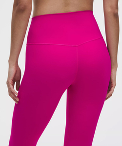 Ensemble de sport rose pour femme avec logo personnalisé, leggings et hauts de sport, tenue de yoga à séchage rapide et taille haute - Product Image 3