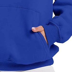 Sweat-shirt à capuche surdimensionné bleu pour femme IBRATEX International, en molleton de coton premium, à manches longues, avec poche kangourou - Product Image 4