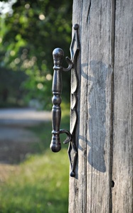 Poignée de portail en fer forgé traditionnelle Iron Nature avec motif décoratif, galvanisée, résistante à la rouille, installation facile, 10 pieds pour portails - Product Image 2