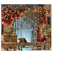 Lampes marocaines en bois Shobha Jain Impex avec thème arabe pour la décoration de scènes et de mariages, fabriquées à Delhi, Inde