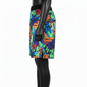 Shorts en maille polyester douce de haute qualité, design graffiti coloré, tissu respirant extensible, logo personnalisé sublimé, shorts pour femmes - Product Image 2