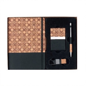 Ensemble cadeau d'affaires en cuir PU Liviya, impression numérique personnalisée, stylo personnalisé, porte-clés, porte-cartes, cadeau promotionnel d'entreprise - Product Image 1