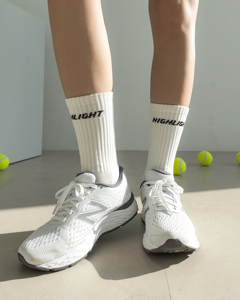 Chaussettes de sport réfléchissantes pour la sécurité nocturne, chaussettes de course et de cyclisme pour femmes - Product Image 4