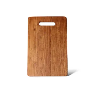 Planche à découper en bois de style rustique et antique, forme irrégulière unique, plateau à fromage en résine, accessoire de cuisine vintage - Product Image 1