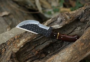 Cuchillo Tracker Hecho a Mano, Forjado en Acero con Alto Contenido de Carbono, Cuchillo de Supervivencia al por Mayor, Cuchillo Tracker de Supervivencia Personalizado con Funda de Cuero - Product Image 3