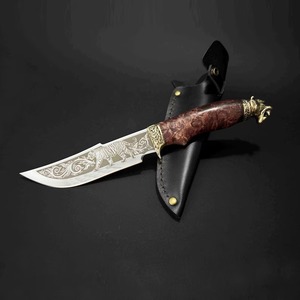 Couteau artisanal en acier Damas avec manche en bois et lame droite polie, pour droitier - Product Image 3