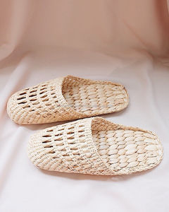 Women's Hand-Woven Seagrass Flip-Flops: Great Value Beach & Hotel <b>Slippers</b>. - Product Image 4