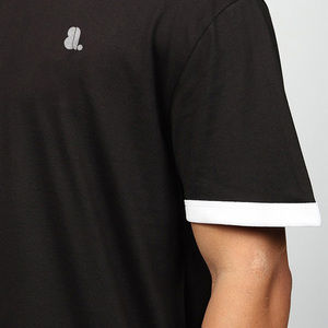 T-shirt à manches courtes pour homme, noir uni, col rond, avec bordure contrastée blanche, style décontracté, tissu jersey 100% coton - Product Image 5