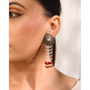 Boucles d'oreilles Meera Jaipur en argent avec perles Latkan - Product Image 1