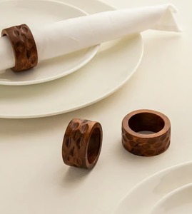 Porte-serviettes en bois artisanal de qualité supérieure, accessoire élégant pour la mise en table lors de réceptions de mariage, restaurants et hôtels - Product Image 6