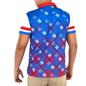 เสื้อโปโลพรีเมียมสำหรับผู้ชาย สีน้ำเงิน แดง คอเสื้อตัดสี แขนสีขาว ลายพิมพ์ดิจิตอลลายเพสลีย์ ระบายอากาศได้ดี สวมใส่สบาย เหมาะสำหรับกอล์ฟ - Product Image 3