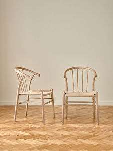 Fauteuil scandinave en bois massif avec dossier à tiges et assise en rotin - Product Image 6