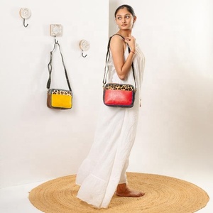 Gran oferta, bolso de mano para mujer de cuero genuino de invierno con una sola manija, vestido bohemio Vintage inspirado, portátil con entramado de diamantes - Product Image 6