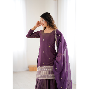 Elegante conjunto de kurta y lehenga para mujer en seda chanderi romana pura con brillo, con dupatta bordada con lentejuelas y trabajo dori jari. - Product Image 5