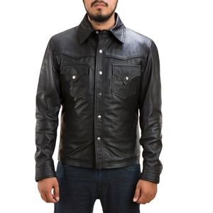 Chaqueta de cuero vintage estilo camisa en piel de cordero auténtica negra con cuello clásico y bolsillos con solapa en el pecho estilo western. - Product Image 1