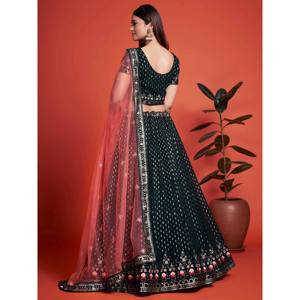 Lehenga Choli de Georgette con Lentejuelas Verdes y Estampado Plisado, Talla Grande - Product Image 4