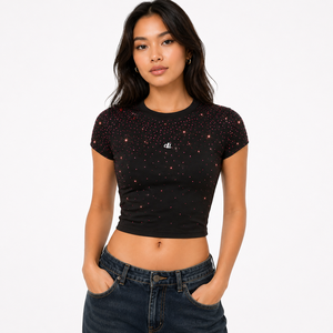 Camiseta de mujer de estilo juvenil con pedrería de moda, diseño personalizado con pedrería en toda la prenda, OEM, versátil, informal, para verano. - Product Image 5