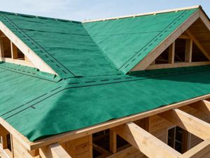 Membrane imperméable haute perméabilité, sous-couche respirante de qualité supérieure pour toitures et murs, destinée à l'exportation mondiale - Product Image 3