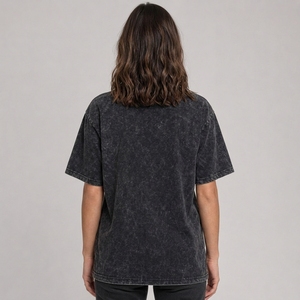 เสื้อยืดคอตตอนหนานุ่มสไตล์วินเทจสีซีดจางทรงหลวมสำหรับผู้หญิง ล้างสีแบบแอซิดวอช เหมาะสำหรับสตรีทแวร์ รับสกรีนโลโก้ตามสั่ง ผลิตจากโรงงานเสื้อผ้า - Product Image 2