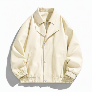 Blouson en cuir pour homme à marque privée, fermeture boutonnée tendance, avec corps de blouson bomber en cuir, patch chenille personnalisé et poignets côtelés - Product Image 2