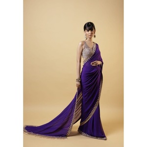 FANCY GEORGETTE GOLD JARI BORDADO LACE WORK SAREE CON BLUSA DESCOSTADA PÚRPURA - Product Image 1