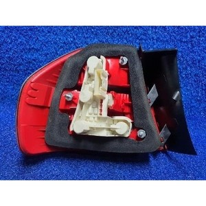Luz trasera derecha en la tapa del maletero para BMW Serie 3 2003-2010, usada, OEM 6937458 - Product Image 5