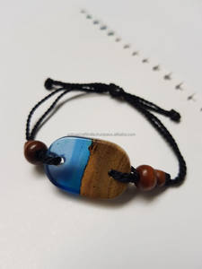 Pulseras de Moda Unisex de Madera y Resina Únicas de la India, Artesanía de Madera y Resina Natural a Precio Económico para Bodas - Product Image 4
