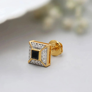 Anillo de declaración con diamante central cuadrado negro y marco geométrico en forma de halo - Product Image 2