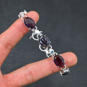 Bracelet chaîne et maillons ovales en argent sterling 925 fait main avec 5 pierres d'améthyste de laboratoire – Cadeau de luxe pour soirée - Product Image 4