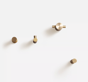 Gancho de latón para ducha y inodoro, montado en pared, autoadhesivo, duradero, con los mejores precios - Product Image 1