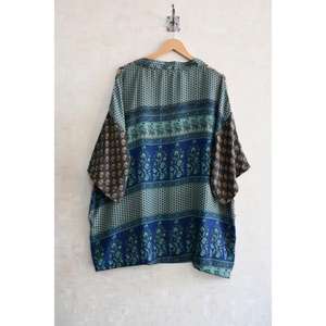 Robe kimono courte en soie indienne faite à la main pour femmes, imprimée, robe de nuit, vêtements de détente, vêtements de maison - Product Image 5