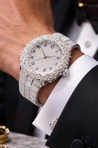 Montre Couronne Émeraude Antique de Luxe avec Cadran Carré, Bracelet en Alliage, Mouvement à Quartz, Bracelet 20mm, Édition Noire - Product Image 2