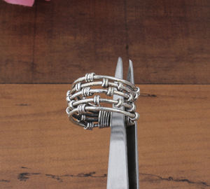 Anillo Artesanal de Plata de Ley Envuelto en Alambre, Joyería Única de Alambre Tejido para Mujer, Anillo Clásico de Boda al por Mayor - Product Image 5