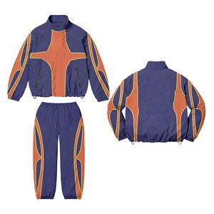 Ensemble deux pièces pour hommes Survêtement vintage à fermeture éclair Survêtement en nylon à rayures réfléchissantes sublimation coupe-vent pour hommes - Product Image 3