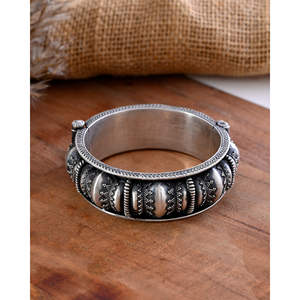 Pulsera de Plata con Cuentas Finas Meera Jaipur Kavya con Diseño Elegante e Intrincado para Mujer - Product Image 1