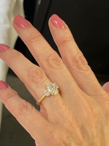 Anillo de Compromiso Clásico con Diamante Cultivado en Laboratorio, Corte Ovalado, Certificado IGI, Oro de 14 Quilates, Banda Pavé, Joyería para Aniversario de Bodas - Product Image 4