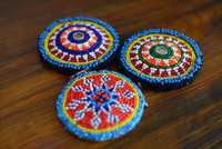 Sous-verre de luxe élégant pour la table, motif mandala coloré en perles, artisanat haut de gamme, perles multicolores vives de 6 mm
