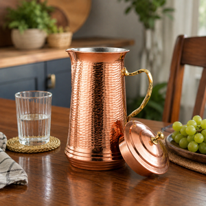 Ensemble de service à eau en cuivre pur authentique avec carafe à couvercle et deux gobelets en cuivre, ensemble de vaisselle traditionnel pour restaurant, hôtel, cuisine - Product Image 2