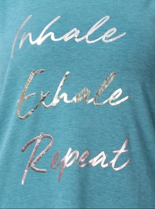 Débardeur sans manches pour femme, vert sarcelle, imprimé feuille d'aluminium « Inhale Exhale Repeat », vêtement de sport décontracté, respirant, en coton tricoté, avec logo frontal - Product Image 5