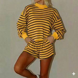 Ensemble haut à col montant et short pour femme, coupe décontractée, confortable et chaleureuse, tenue de tous les jours, collection de vêtements haut de gamme - Product Image 1