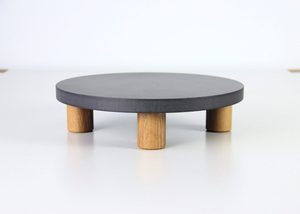 Planche de service ronde surélevée en bois de chêne, écologique et biodégradable, avec pieds cylindriques, pour hôtels et restaurants, logo personnalisé OEM, Vietnam - Product Image 4