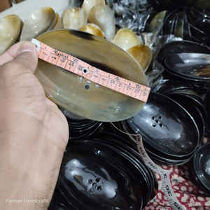 Porte-savon artisanal en véritable corne de buffle, poli naturellement, accessoire de salle de bain à prix avantageux - Product Image 2