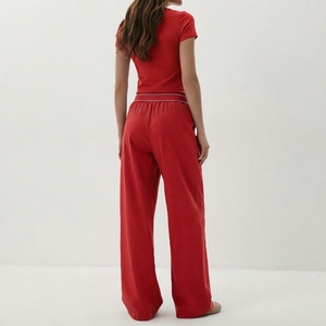 Ensemble de pyjama 2 pièces rouge pour femme, col rond, manches courtes, pantalon large à taille haute avec cordon de serrage, couleur unie, en coton respirant - Product Image 3