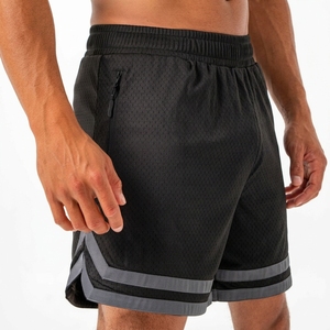 Pantalones Cortos Deportivos de Malla Negra Personalizados para Hombre con Franja Lateral, Cintura Elástica, Tejido de Punto de Secado Rápido, Corte Medio - Product Image 3